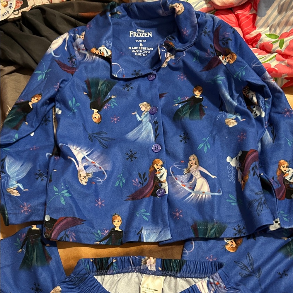 Frozen new without tags pajamas